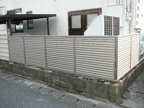 【　佐賀本庄店　】　某ビル様　　フェンスを取替えました。